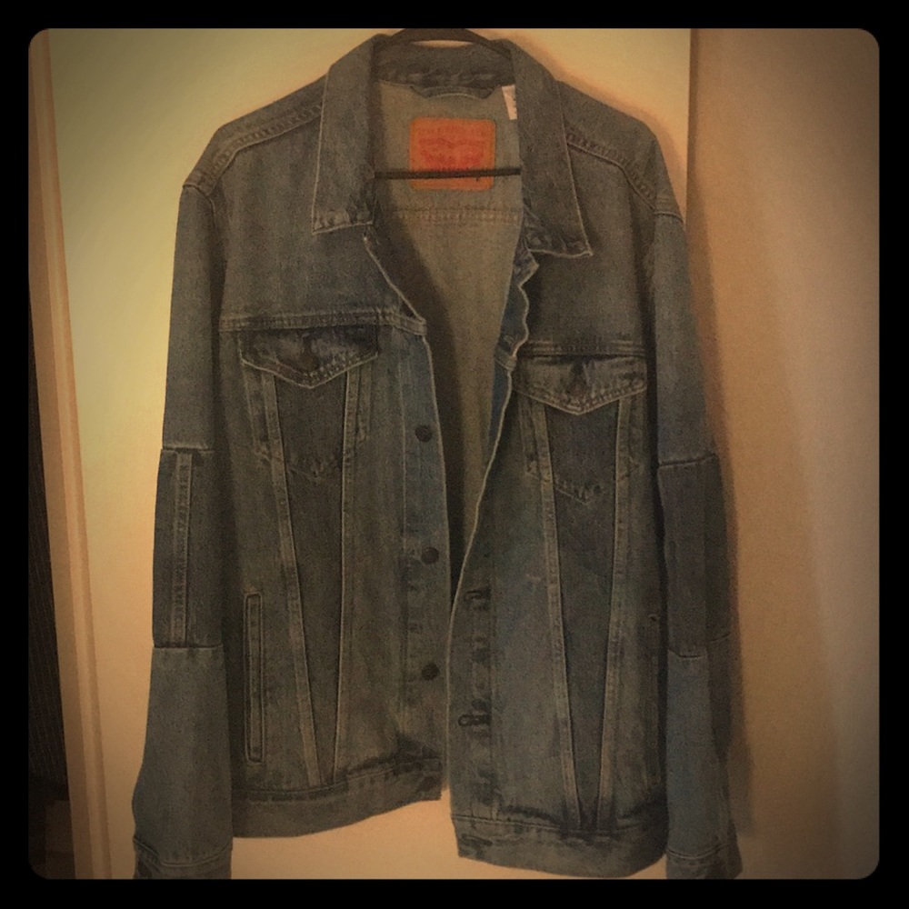 XL LEVI JEAN JACKET